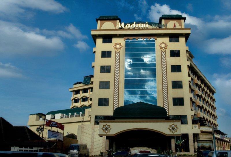 Hotel Madani Medan - Syariah Hotel Exterior photo